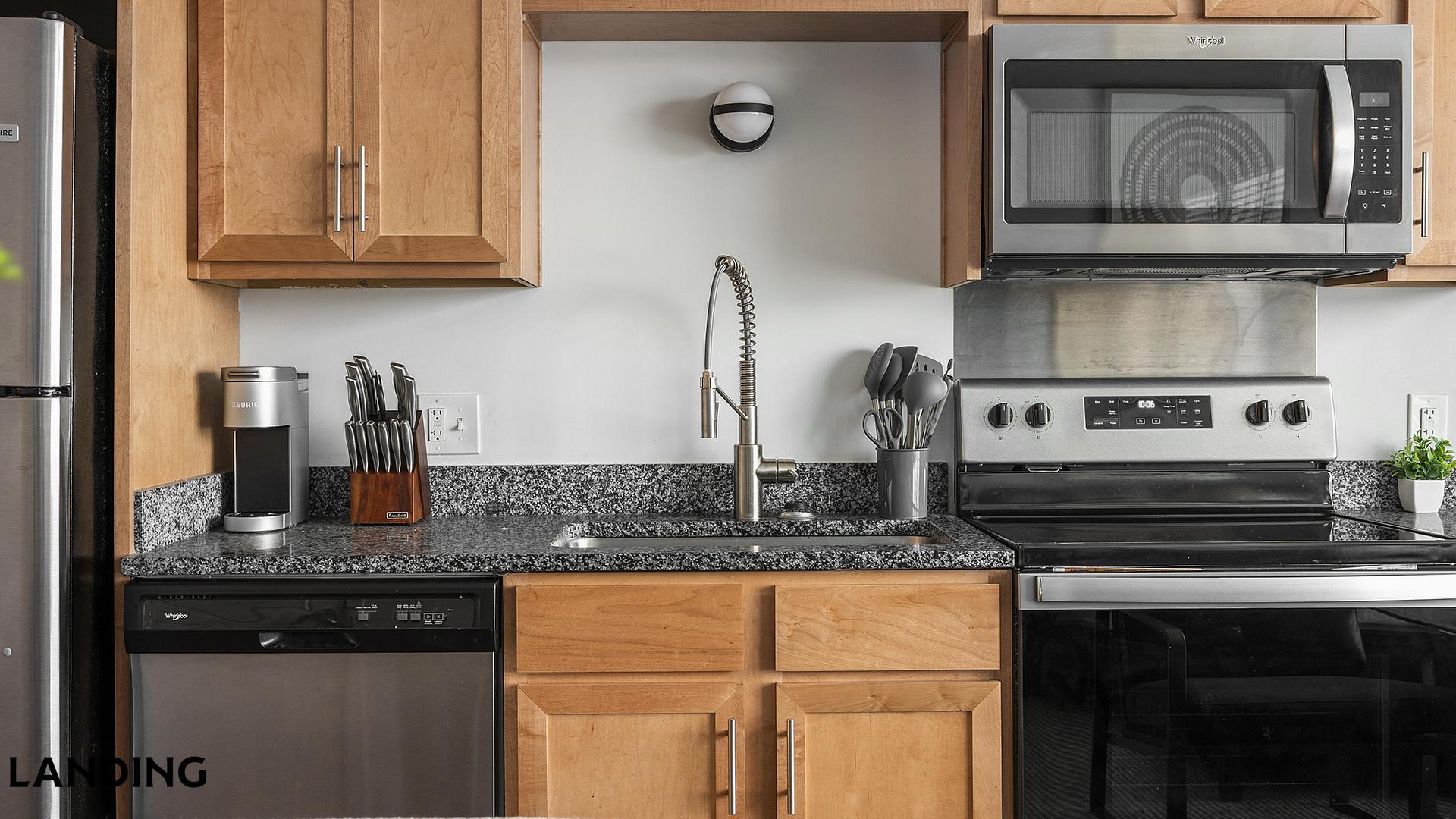 Building Photo - 302 13th St S