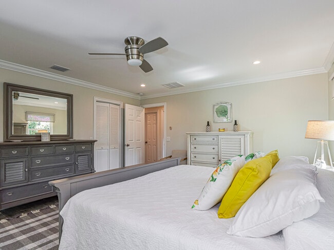 Building Photo - 856 Norfolk Pine Ln