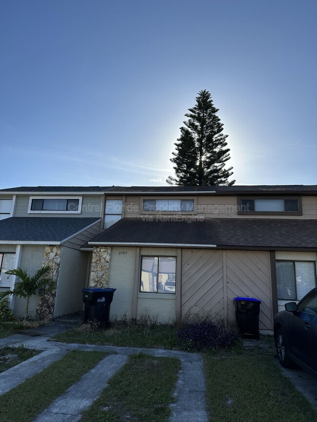 Building Photo - 2707 Hunt Club Ln
