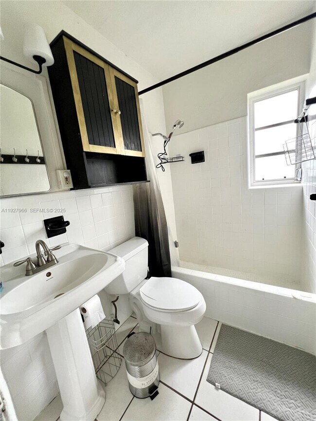 Building Photo - 6228 Taylor St