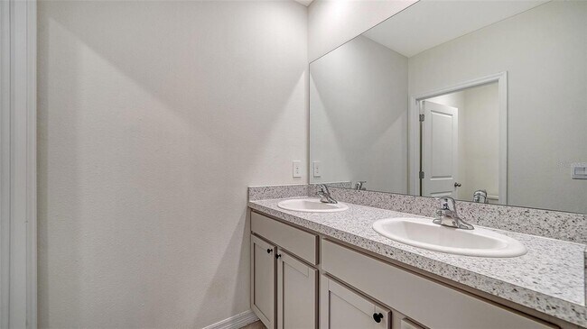 Building Photo - 12728 Lateral Root Dr