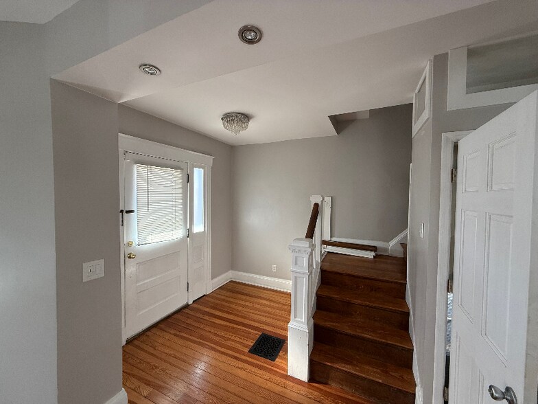 Building Photo - 4012 Gilmore Ave