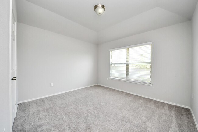 Building Photo - 20730 Southern Wds Blvd