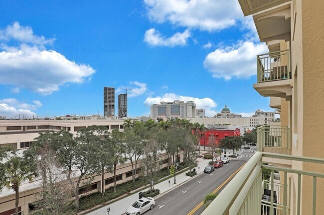 Building Photo - 610 Clematis St
