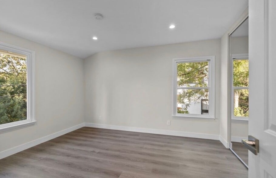 Building Photo - 1881 Verdugo Loma Dr