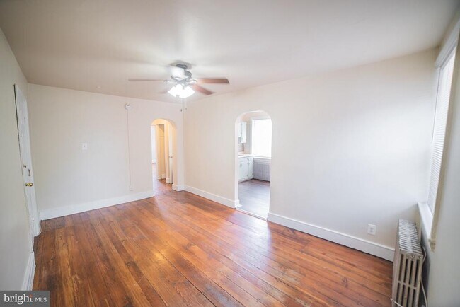 Building Photo - 527 Fairmount Ave