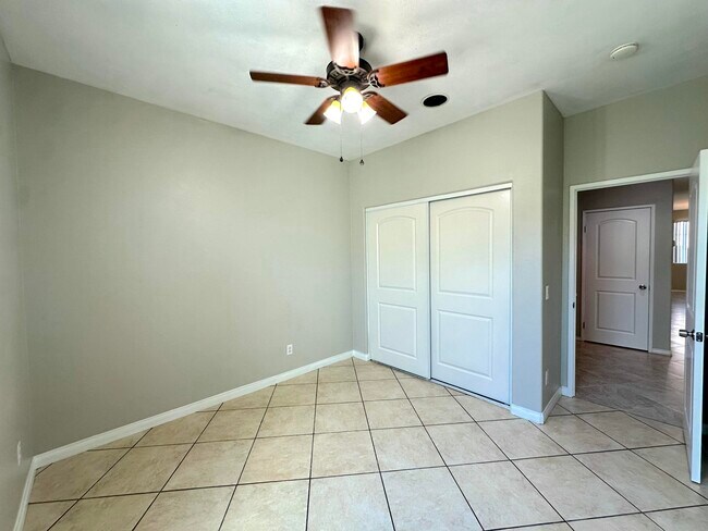 Building Photo - 47510 Stetson Ct