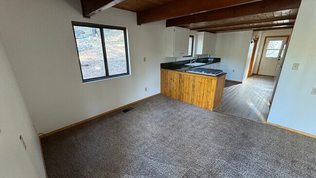 Building Photo - 2012 Symonds Dr