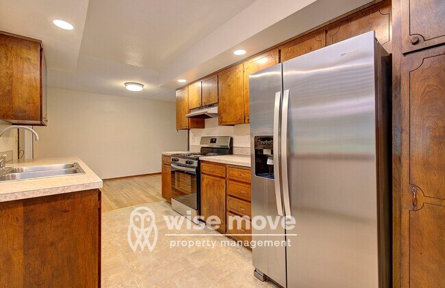 Building Photo - Mid-Mod on Missoula- Big Backyard!