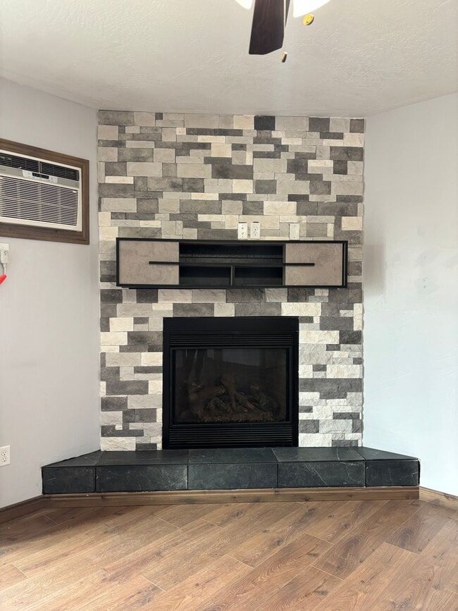 Building Photo - 2 Bedroom 2 Bathroom Condo