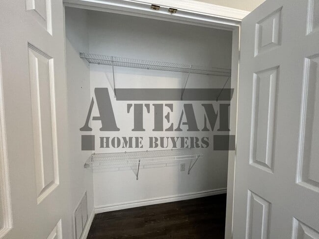 Building Photo - Modern 4 Bedroom 2 Bathroom home for rent!