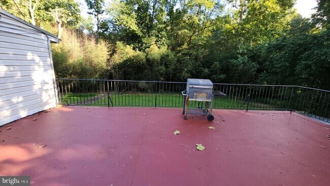 Building Photo - 12411 Thompson Rd