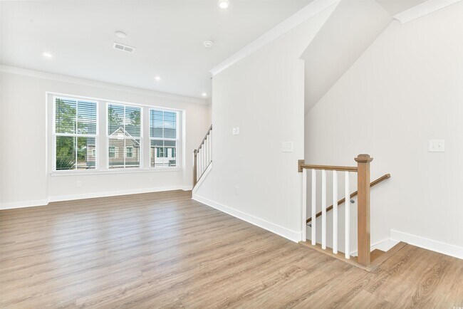 Building Photo - 303 Golan Cir