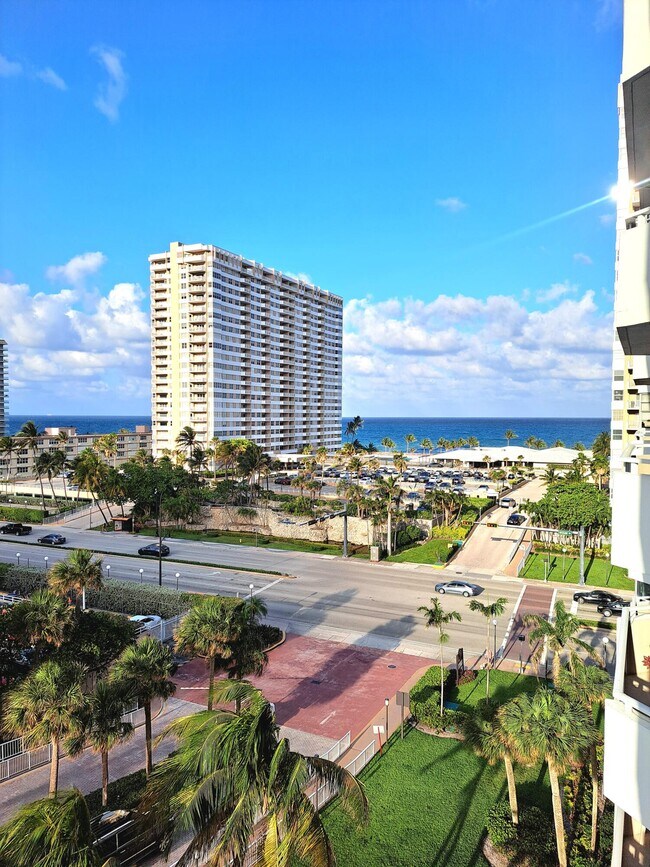Building Photo - 1985 S Ocean Dr