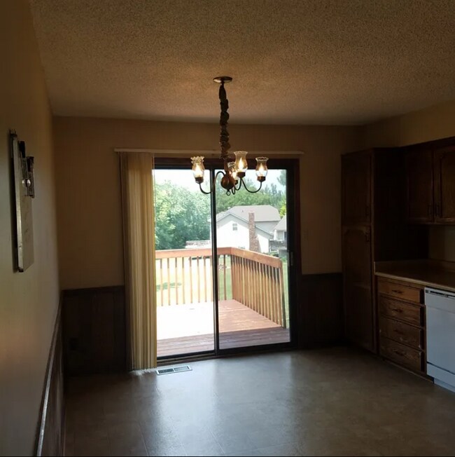 Building Photo - 8814 Gallery St