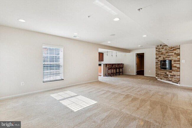 Building Photo - 15205 Orchard Farm Pl