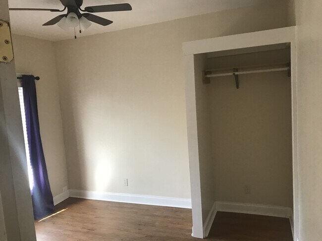 Building Photo - 3/2 Historic North Hyde Park Bungalow