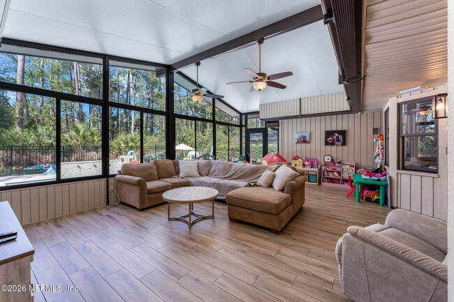 Building Photo - 4340 Blue Heron Dr