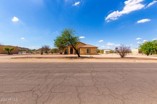 Building Photo - Massive Equestrian Property with Mountain ...