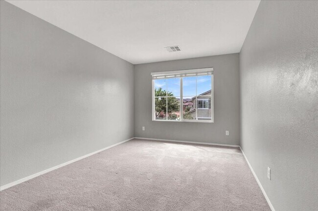 Building Photo - Immaculate 3 Bed / 2.5 Bath Home for Lease...