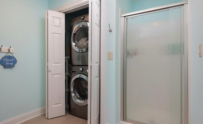 Building Photo - 21 Blaine Ave