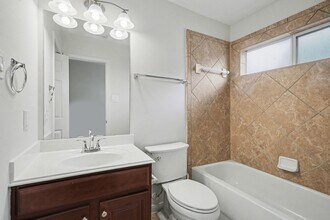 Building Photo - 2742 Villa Pisa Ln