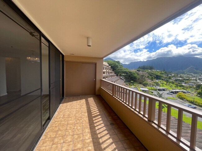 Building Photo - Beautiful 2 bedroom, 2 bath townhome