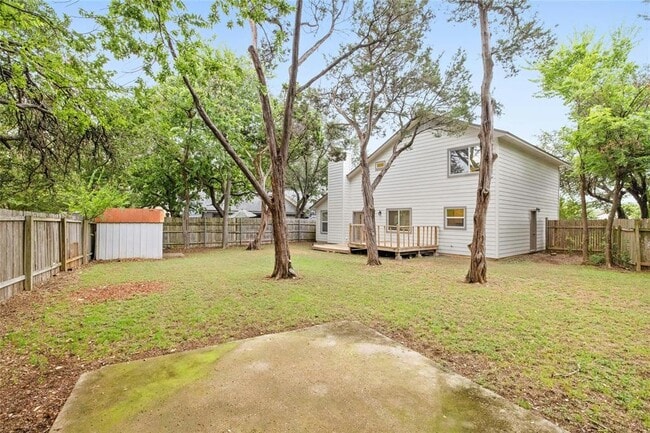 Building Photo - 605 Wild Briar Cv