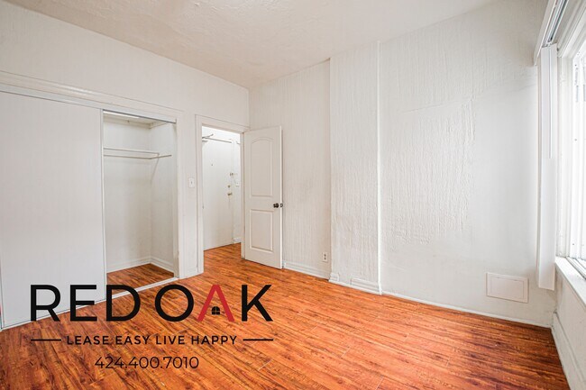 Building Photo - 302 Alexandria Ave