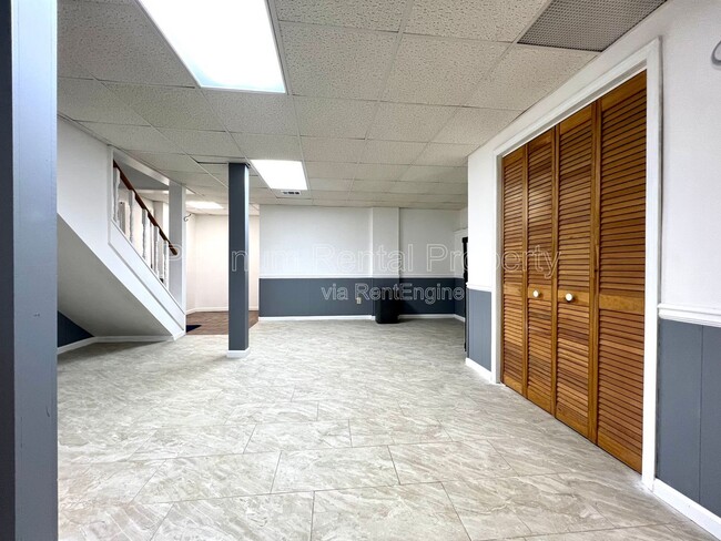 Building Photo - 3707 Rogers Cove