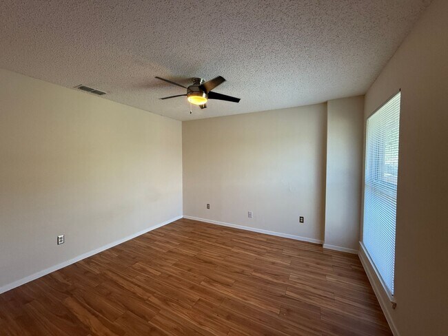 Building Photo - Depew