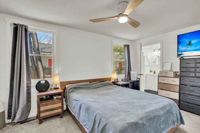 Building Photo - Charming Cottage with Modern Upgrades in Hanahan