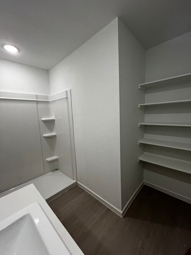 Building Photo - 6730 Chert Chase