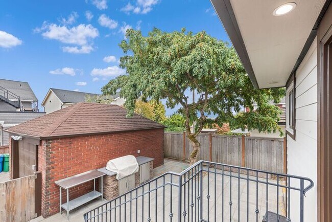 Building Photo - Stunning Air Conditioned 1931 Tudor in Coveted Admiral w/ Views