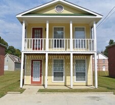 Building Photo - 114 David Keith Ln