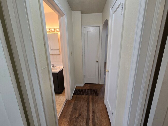 Building Photo - Spokane Valley Home Available Now!