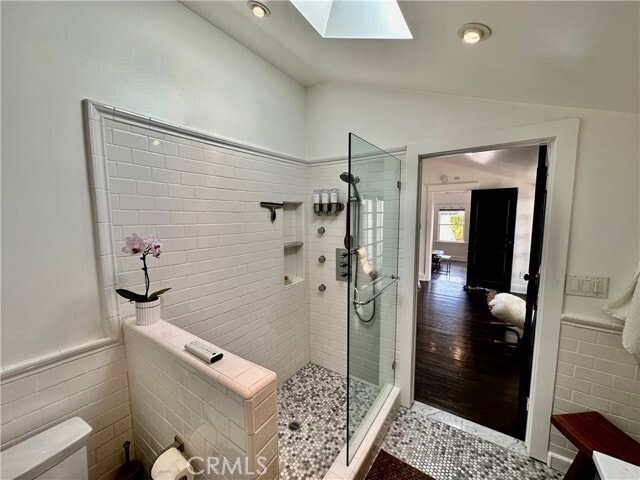 Building Photo - 563 Cress St