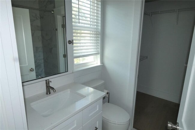 Building Photo - 610 1/2 14th St N