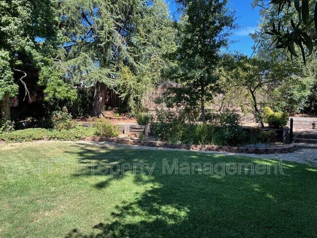 Building Photo - 6830 Mellodora Dr