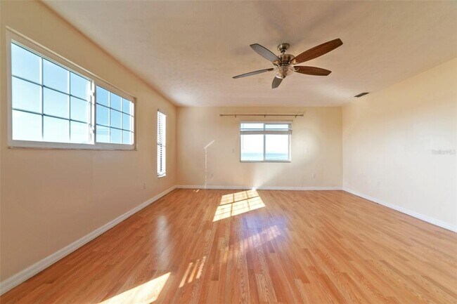 Building Photo - 5521 W Shr Dr