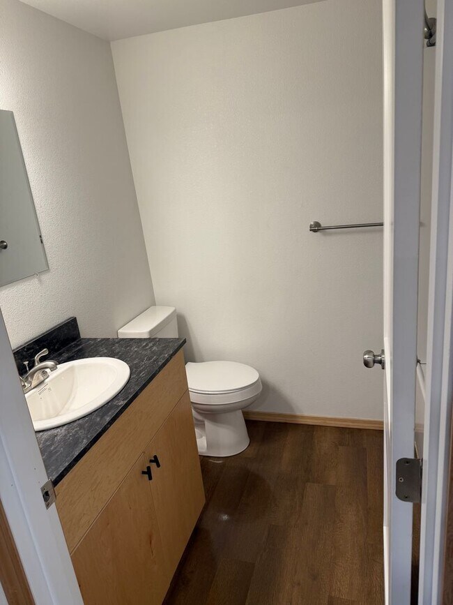 Building Photo - Swisshome