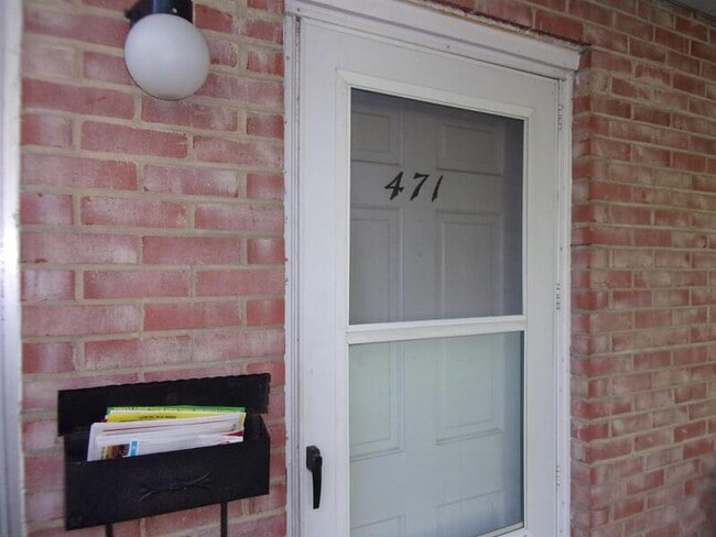Building Photo - 471 Brentwood Dr