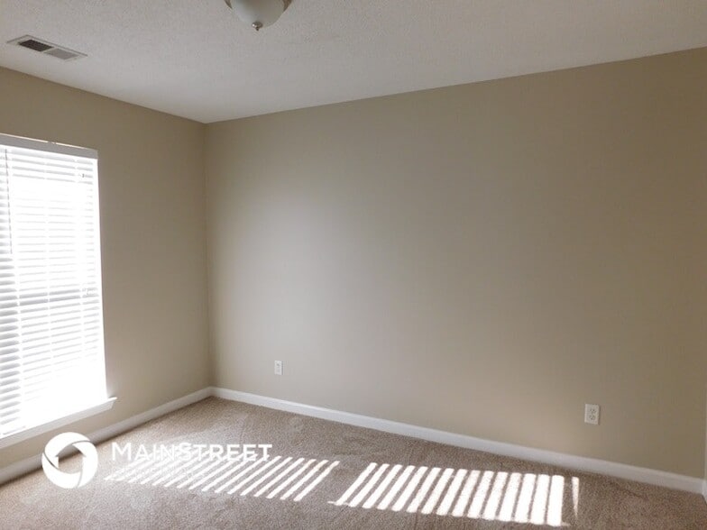 Building Photo - 6198 Braybourne Main