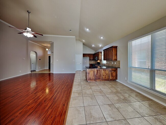 Building Photo - 6204 Kristen Dr