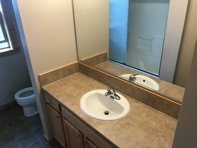 Building Photo - 312 NE 4th St