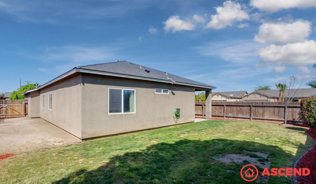 Building Photo - Charming 4 Bedroom Home!