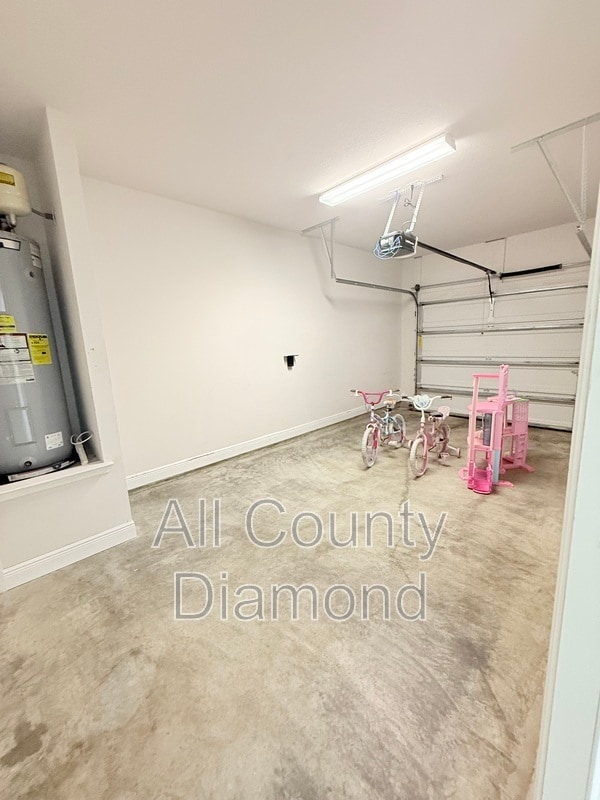 Building Photo - 7682 Shadow Lake Dr