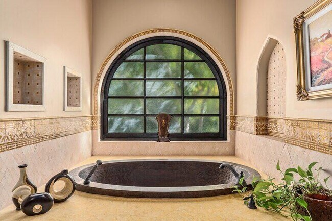 Building Photo - 83290 S Bay Dr