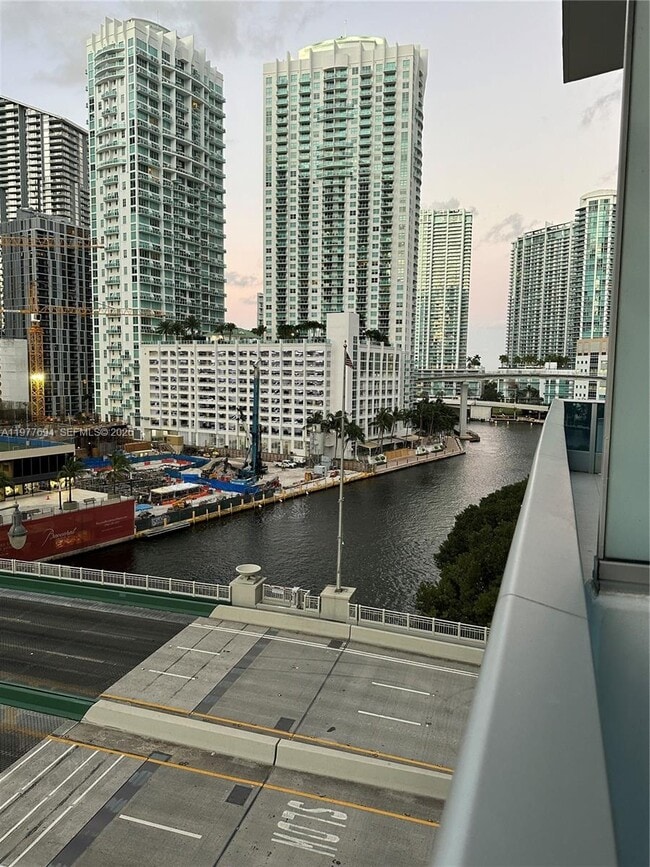 Building Photo - 200 S Biscayne Blvd