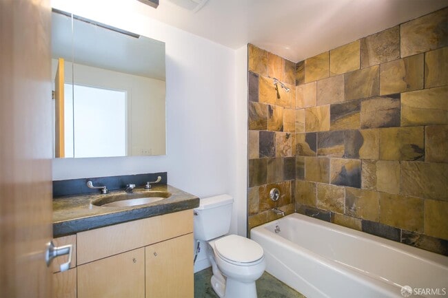 Building Photo - 52 Rausch St